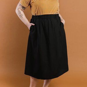 Tradlands Meadow Linen Skirt in Black